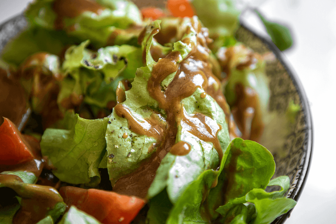 Roemersalat mit Granatapfeldressing