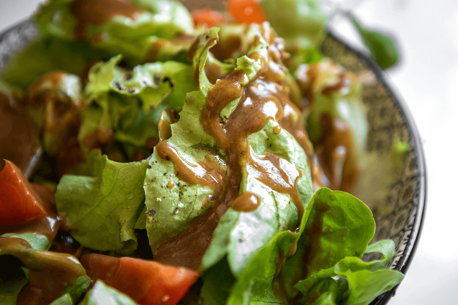 Roemersalat mit Granatapfeldressing