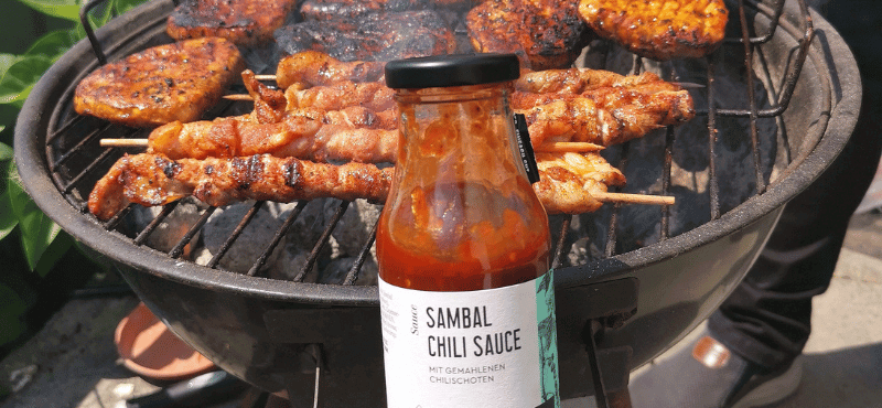 Eine Chili Steaksauce in Mannheim mit Holzkohle Grill und Steaks