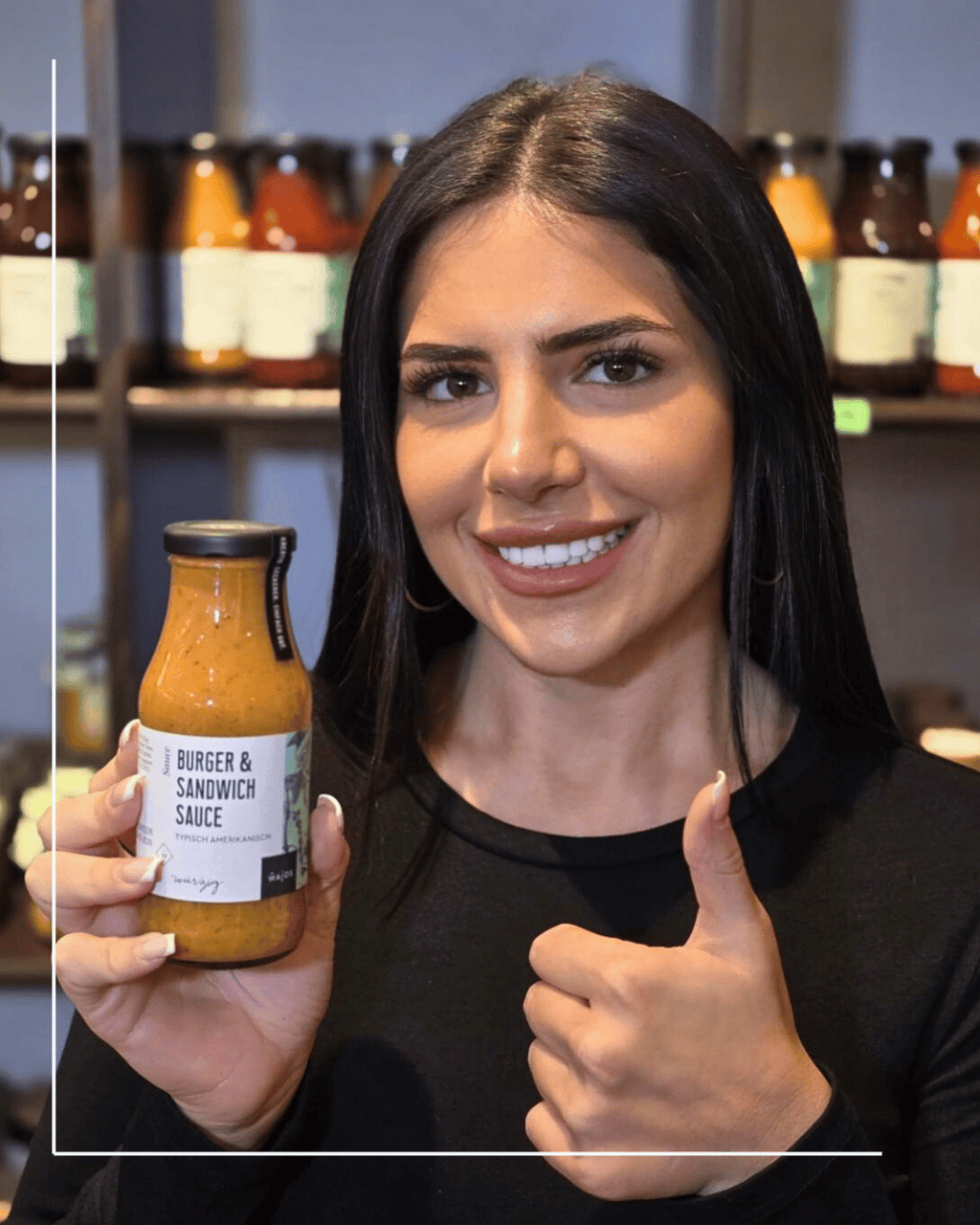 Junge Frau8 bewertet die beste Burgersauce in Mannheim Innenstadt