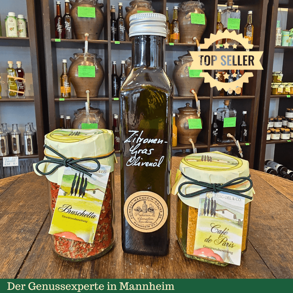 Eine braune Flasche Zitronengras Olivenöl, mit rotem Bruschetta Gewürz und gelbem Cafe de Paris Gewürz in Mannheim