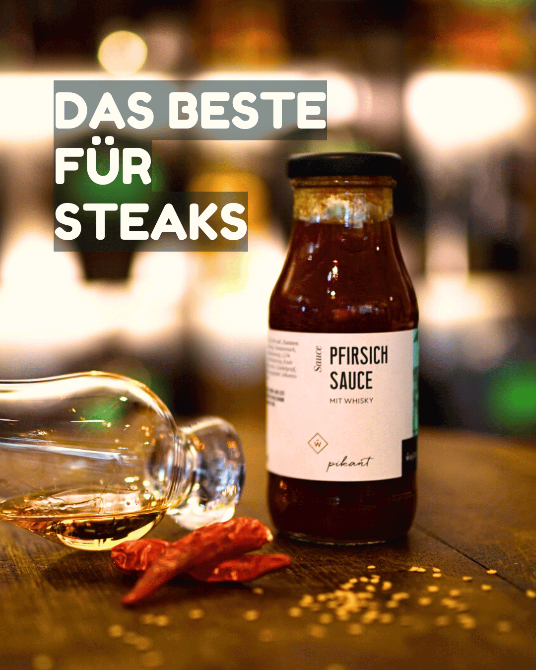 Eine Flasche rote Pfirsich Whisky Grillsauce in Mannheim