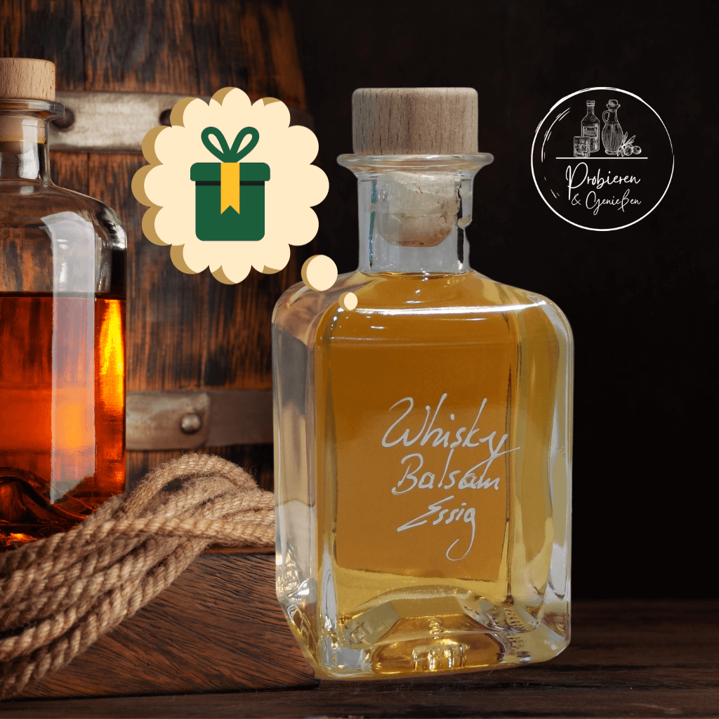 Eine 200ml Glasflasche Whiskeyessig vor einem Whiskyfass in Mannheim