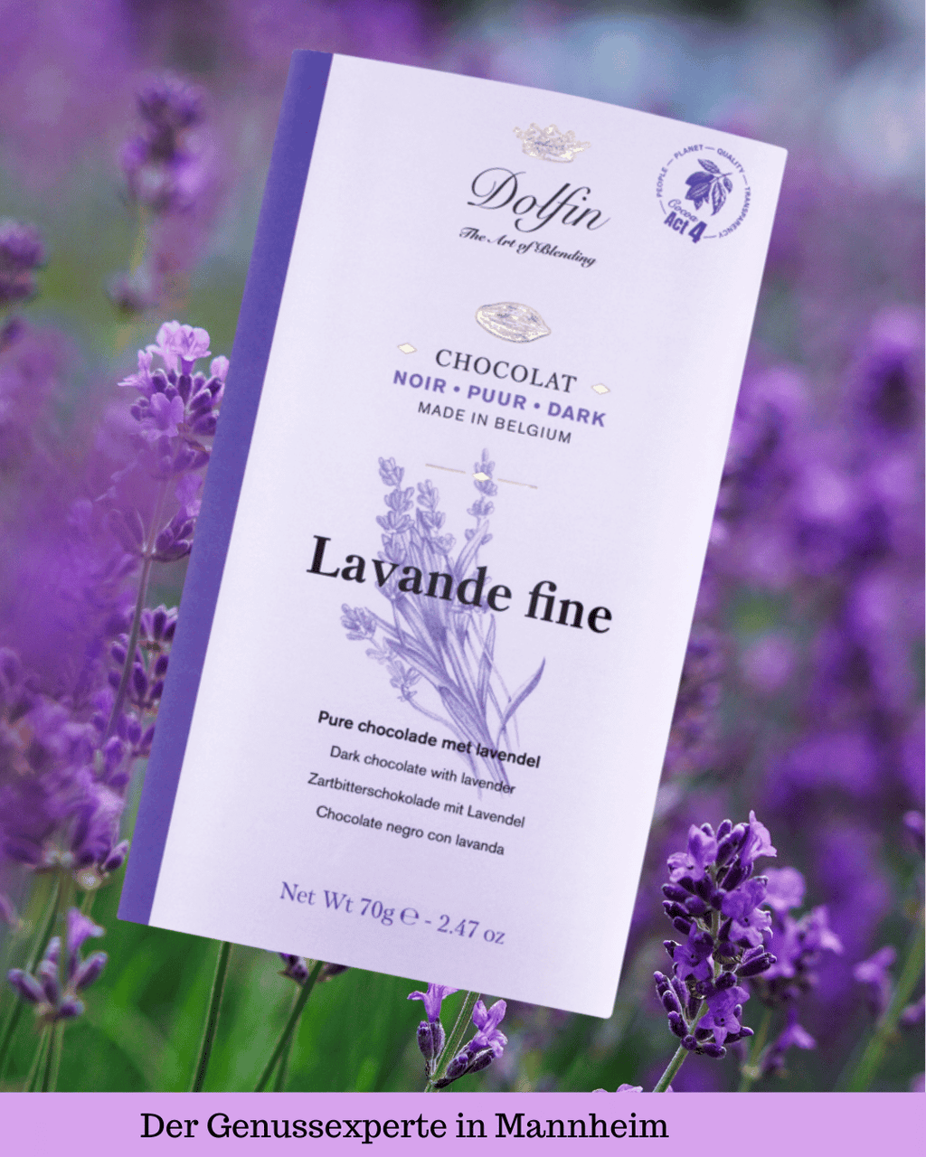Eine lila Tafel belgische Zartbitterschokolade von Dolfin mit Lavendel in Mannheim